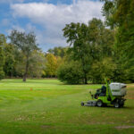 Viete, čo všetko obnáša starostlivosť o golfové ihrisko?